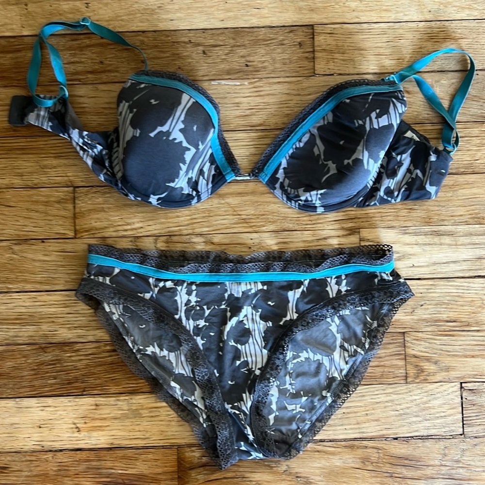 Calvin Klein Bra & Panty Floral Grey & Turquoise Set